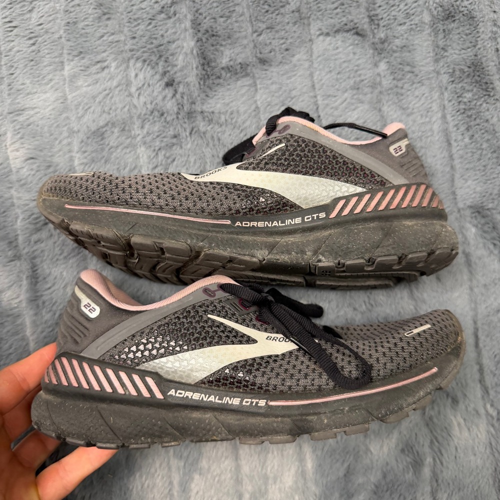 Brooks Adrenaline GTS 22 Womens Running Shoes Grey Mauve 1203531B015 Size 7.5